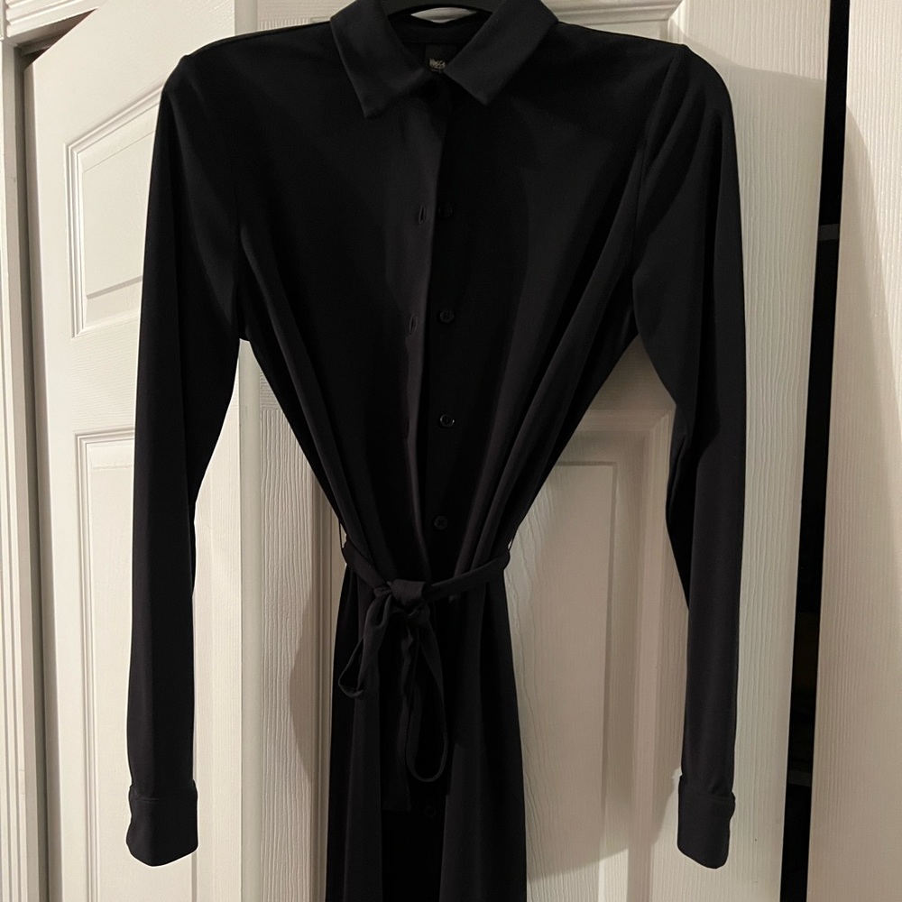 Mossimo knee length dress that ties around the waist